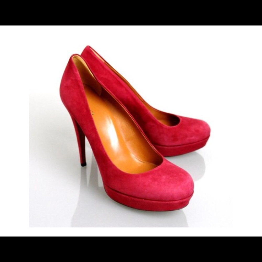 NWT! Red Suede Gucci Small Platform Pumps